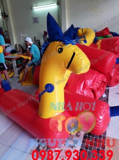 Con ngựa bơm hơi -001b